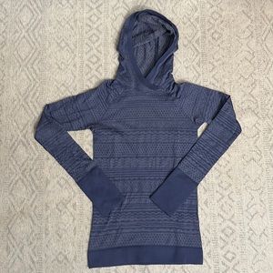 Lululemon hooded performance pullover size 6